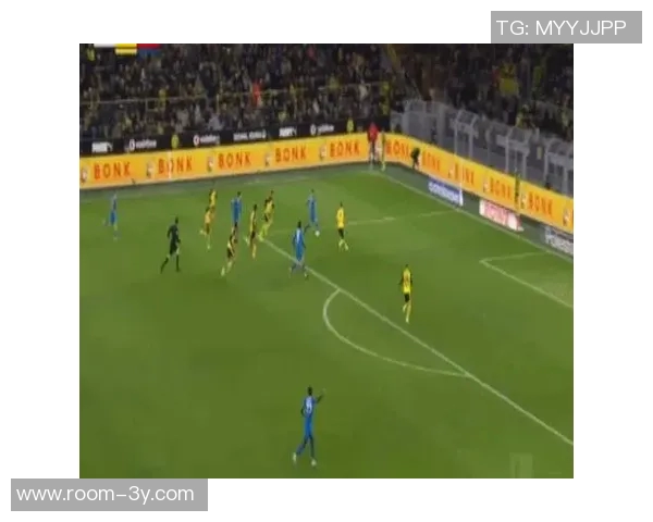 德天空报道多特蒙德后卫菲利波马内伤情严重赛后几乎无法走楼梯引发关注