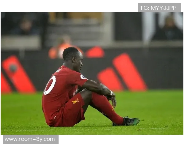 德天空报道多特蒙德后卫菲利波马内伤情严重赛后几乎无法走楼梯引发关注